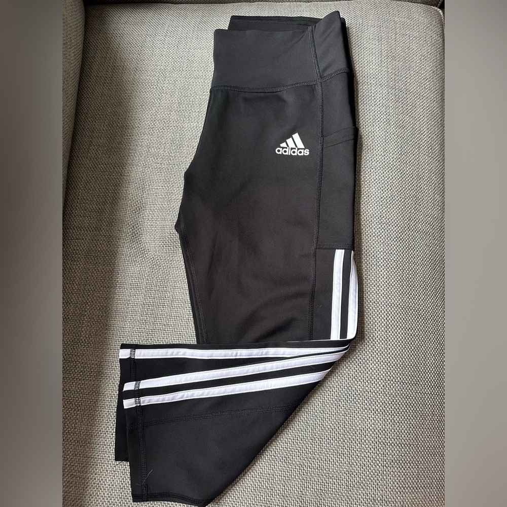 Cropped Adidas leggings, size medium, black with white stripes & logo, EUC